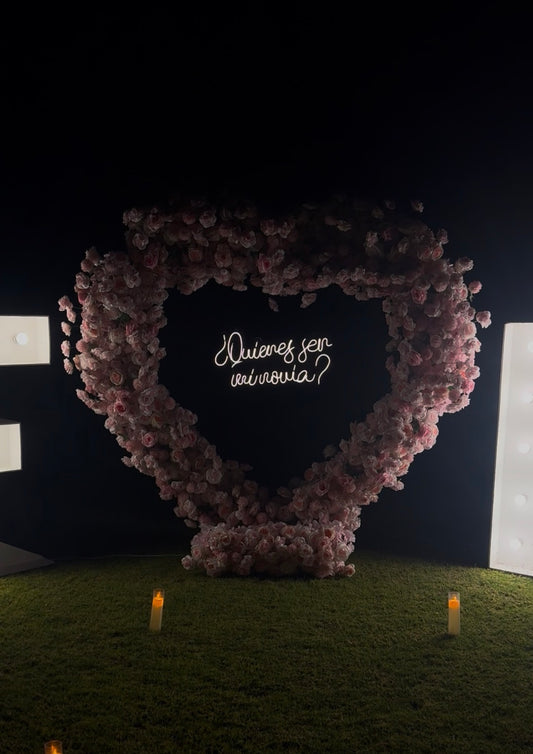 Corazón de Rosas Gigante Rosa con Letrero Neón